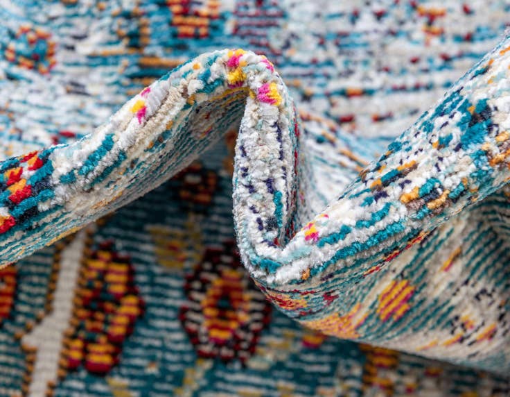 Detail image of 9' x 12' 2 Amulet Rug