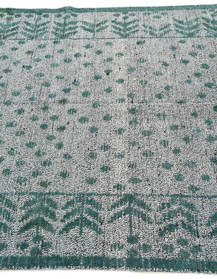 Detail image of 4' 11 x 7' 2  Hand Knotted Darya Wool Rug