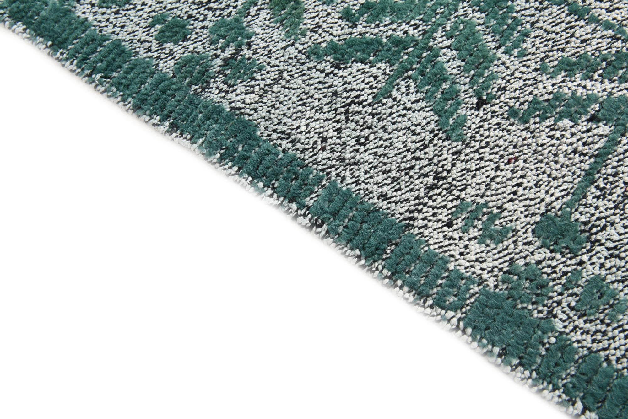 4' 11 x 7' 2 Hand Knotted Darya Wool Rug