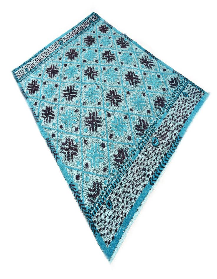 Detail image of 5' 6 x 8'  Hand Knotted Darya Wool Rug