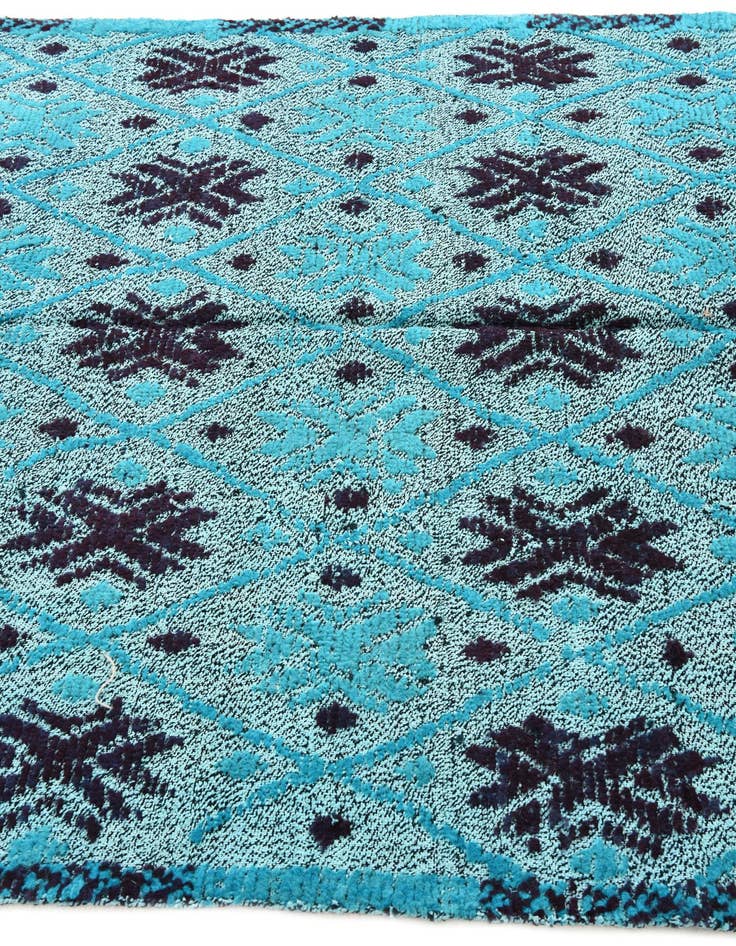 Detail image of 5' 6 x 8'  Hand Knotted Darya Wool Rug