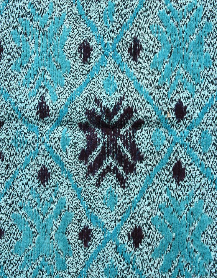 Detail image of 5' 6 x 8'  Hand Knotted Darya Wool Rug