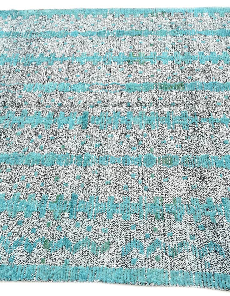 Detail image of 5' 2 x 7' 10  Hand Knotted Darya Wool Rug