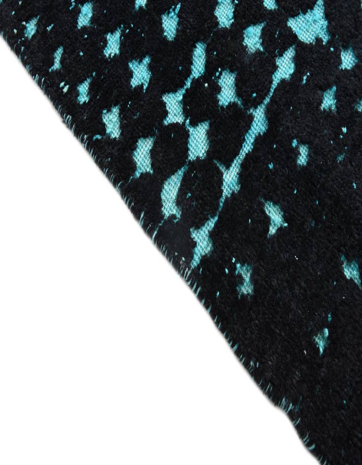 Detail image of 7' 9 x 9' 9  Hand Knotted Darya Wool Rug