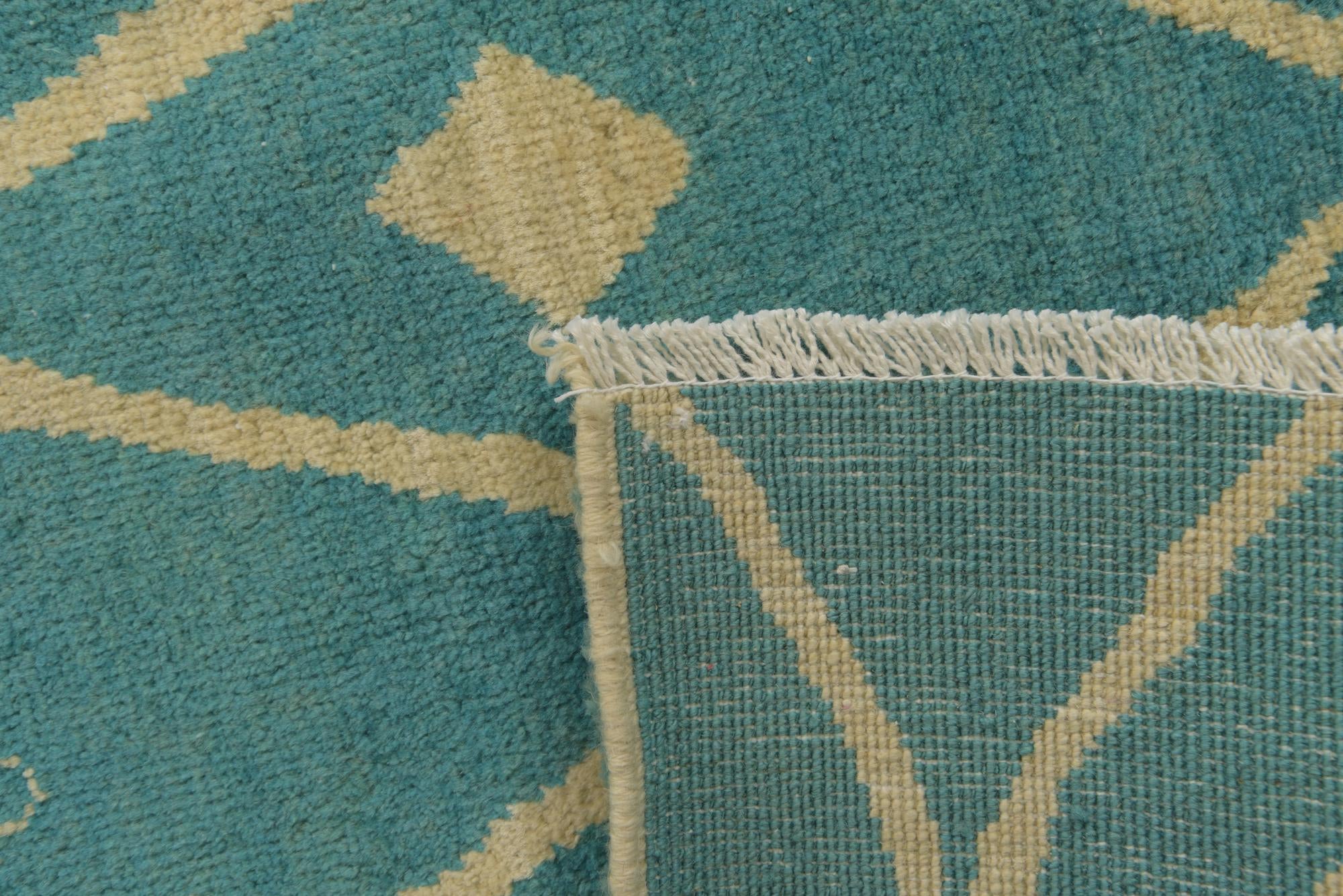 5' 8 x 8' Hand Knotted Darya Wool Rug
