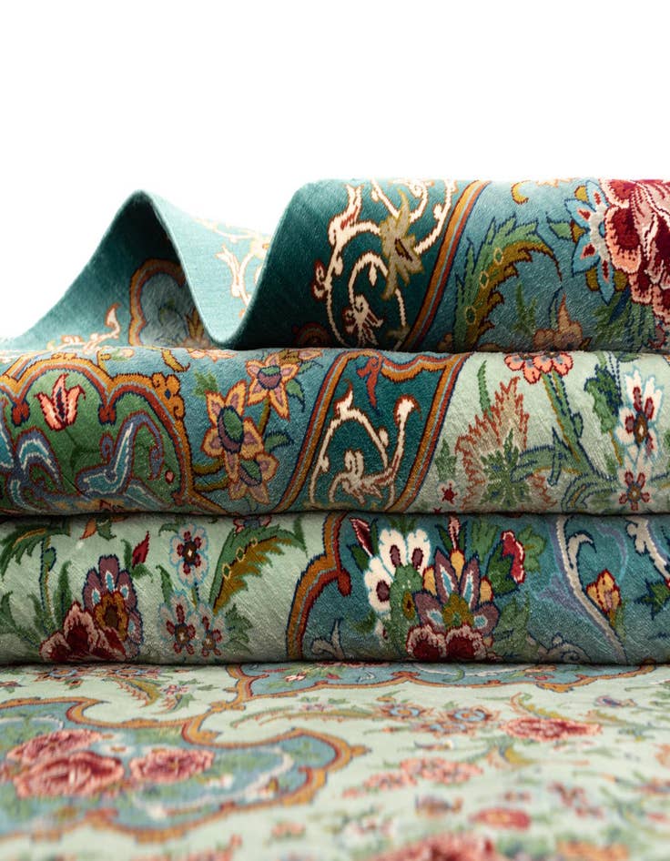 Detail image of 4' 1 x 6' 1 Ghom Silk Rug