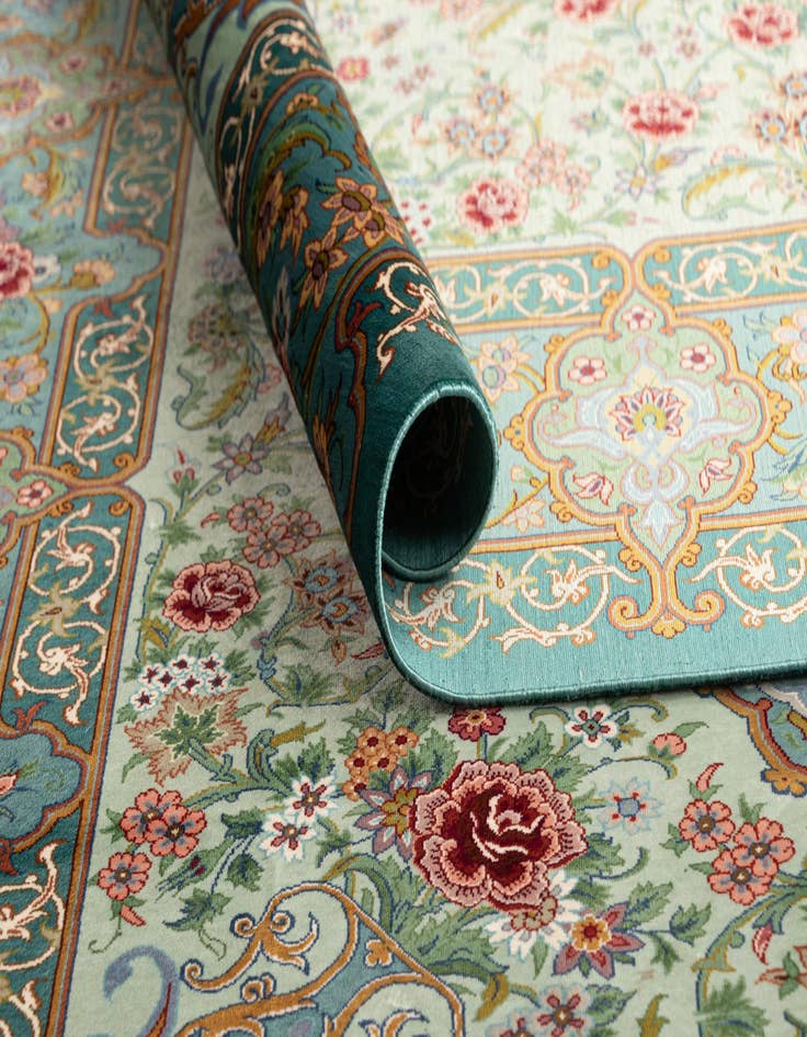 Detail image of 4' 1 x 6' 1 Ghom Silk Rug