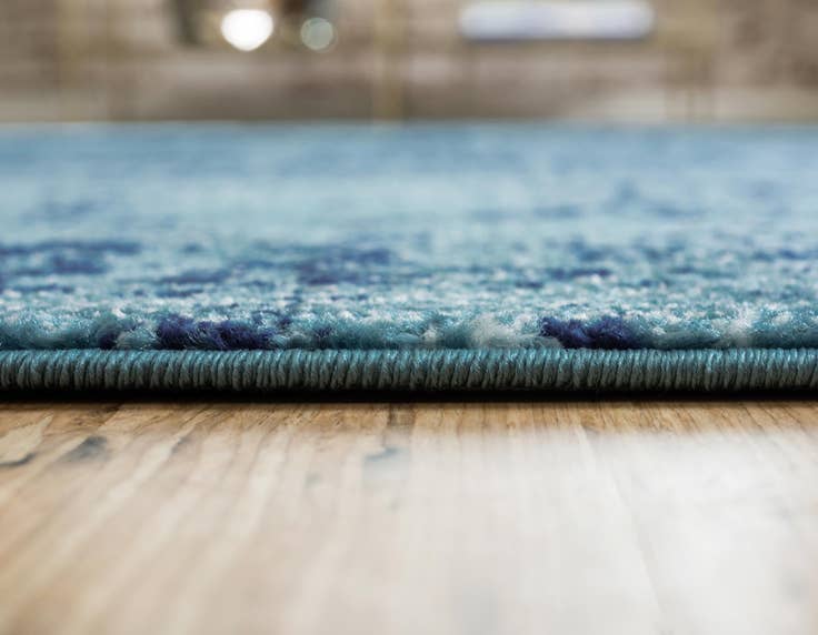 Detail image of 5' x 8' Heritage Rug