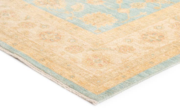 Detail image of 255cm x 345cm Kaizar Wool Rug