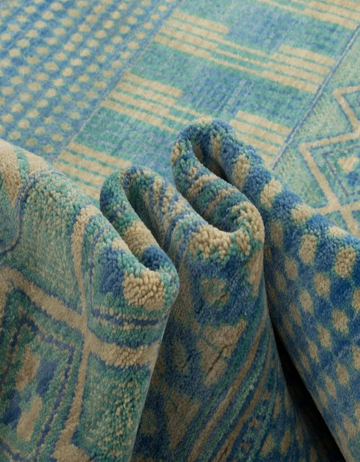 Detail image of 7' 10 x 9' 10  Hand Knotted Kamla Wool Rug