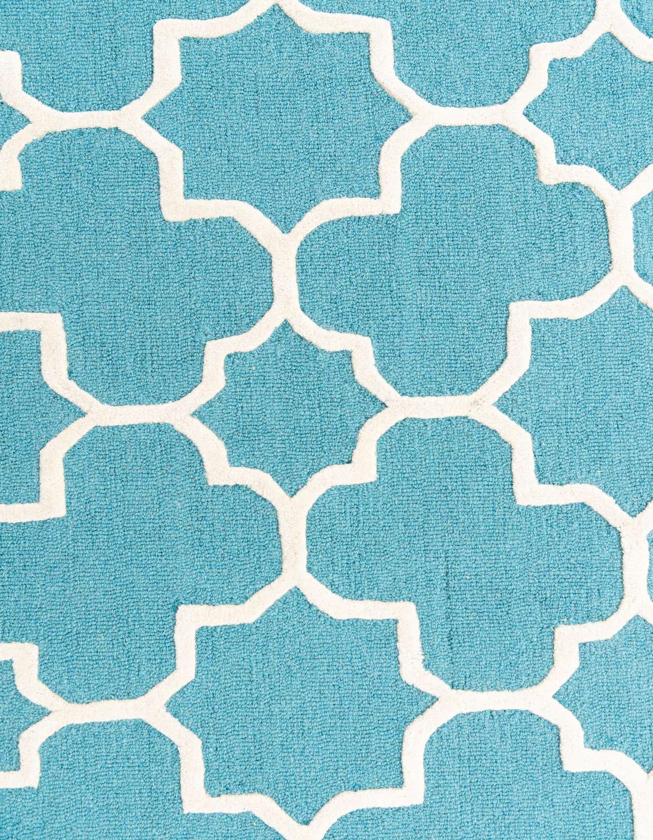 Detail image of 5' x 7' 10 Luna Rug