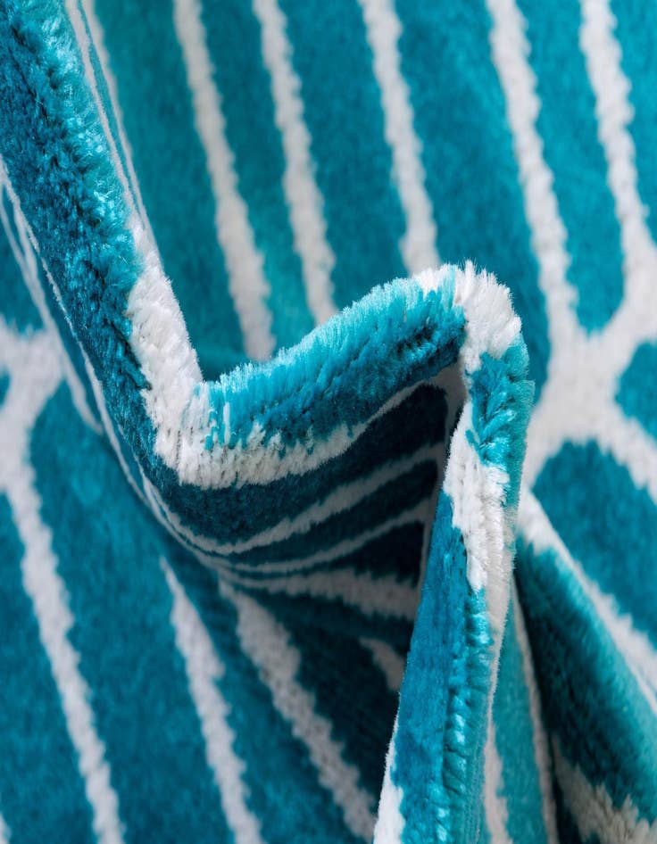 Detail image of 4' x 6' Metropolis Rug