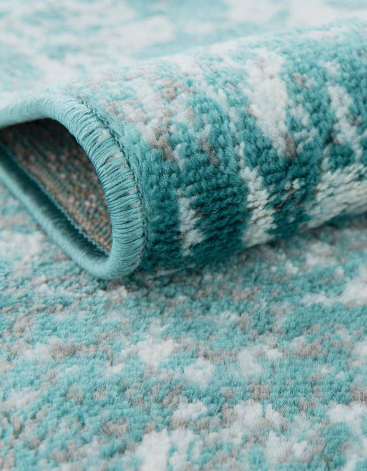 Detail image of 7' x 10' Monte Carlo Rug With Pad Bundle