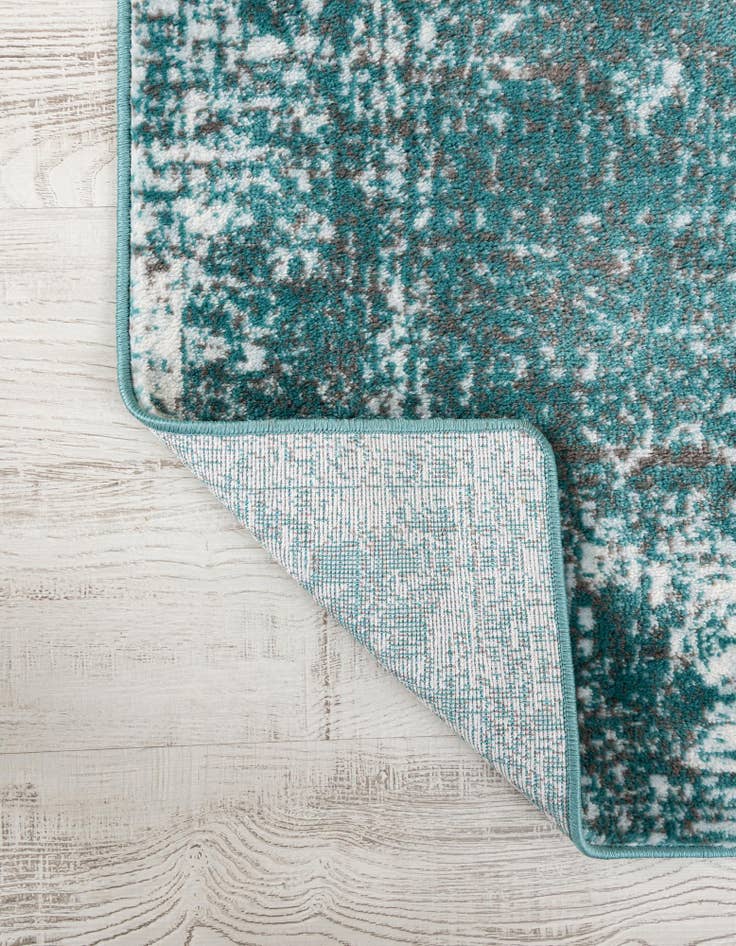Detail image of 5' 3 x 8' Monte Carlo Rug With Pad Bundle