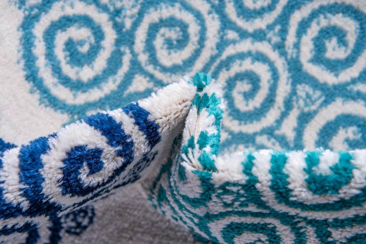 Detail image of Jane Seymour 5' x 8' Open Hearts Rug