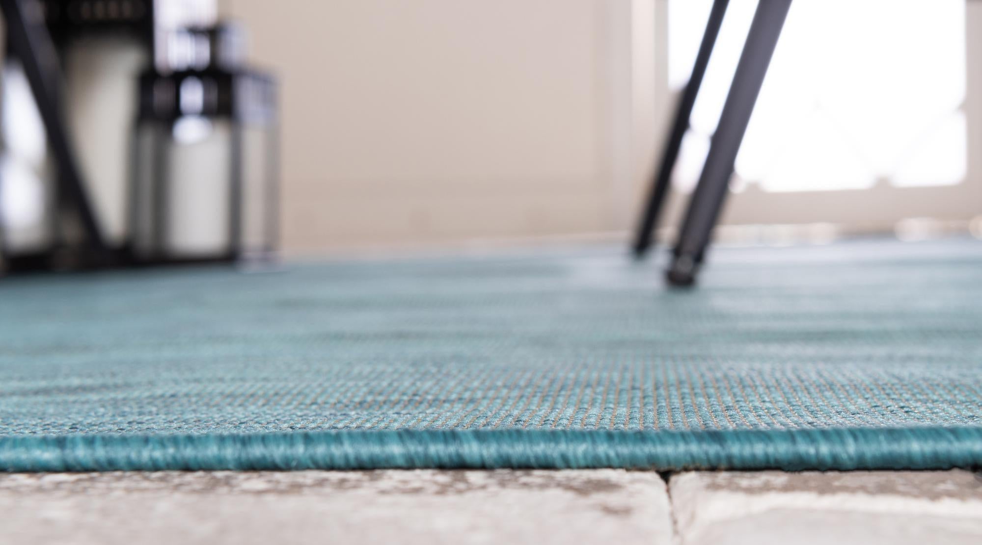 5' 3 x 8' Easy-Clean Solid Indoor / Outdoor Rug