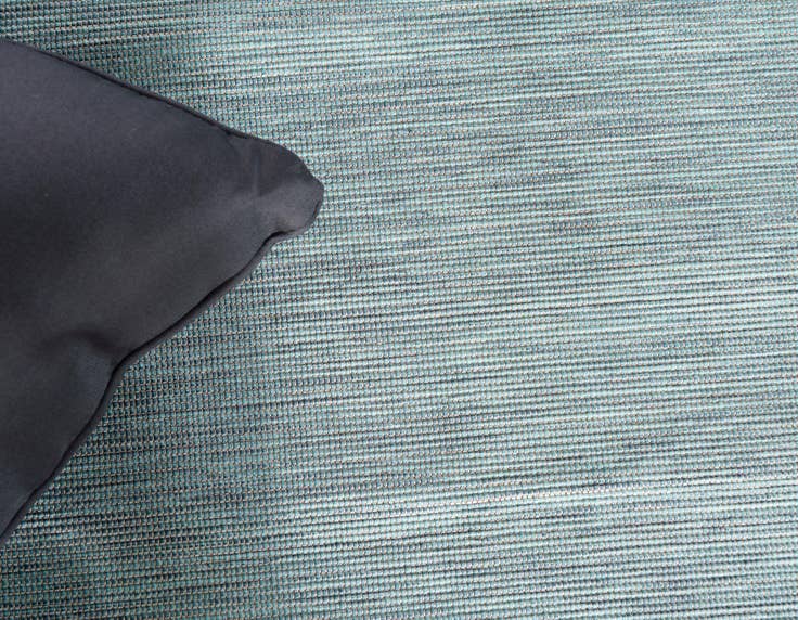 Detail image of 4' 2 x 6' Easy-Clean Solid Indoor / Outdoor Rug
