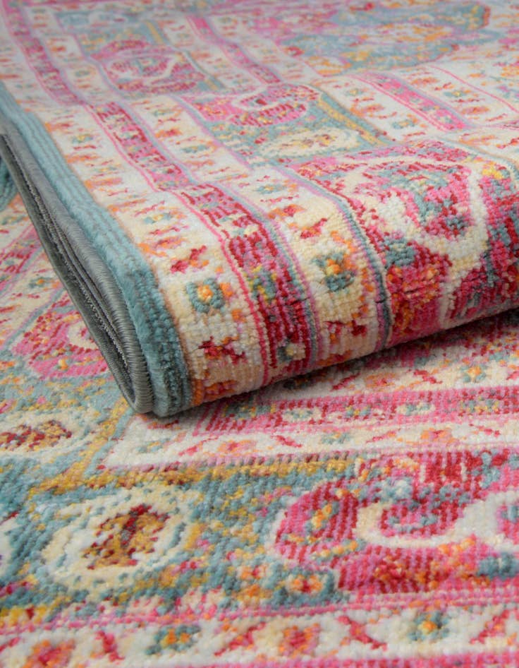 Detail image of 5' 5 x 8' Santiago Rug