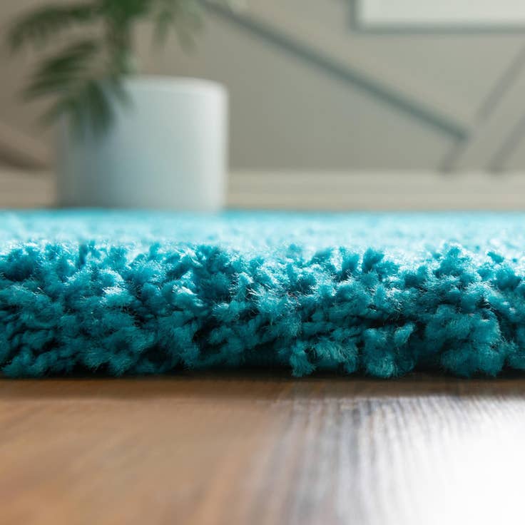 Detail image of 5' 3 x 7' Solid Shag Rug