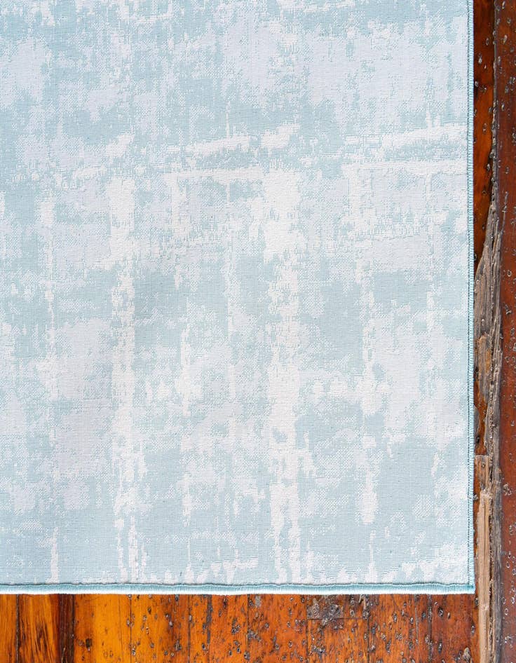 Detail image of 5' x 8' Uptown Lexington Avenue Rug