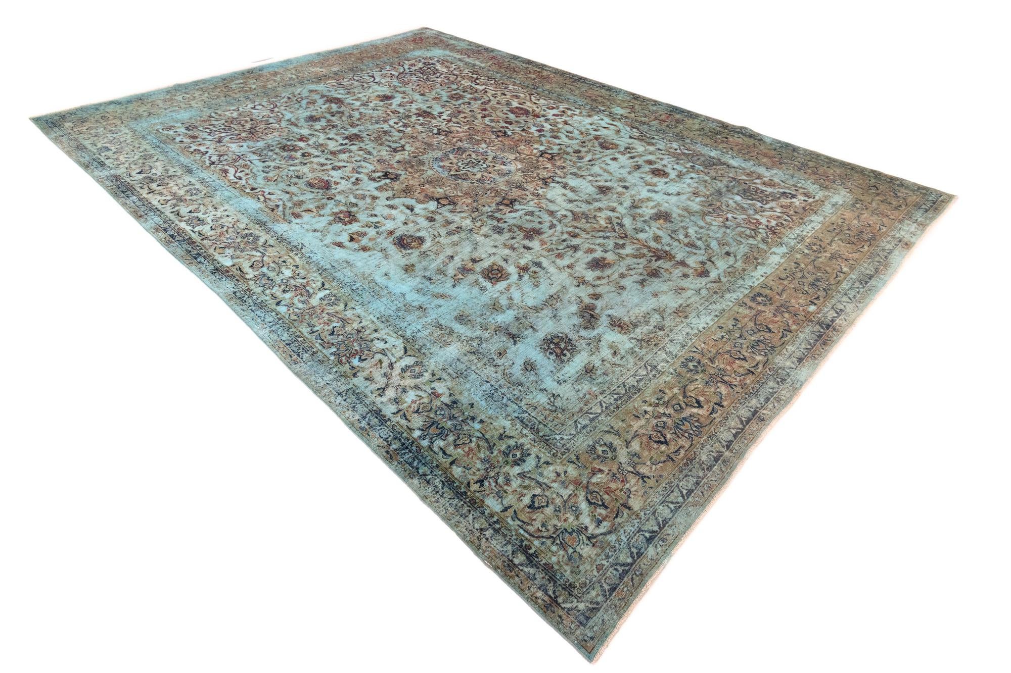 9' 9 x 13' 4 Vintage Royal Wool Rug