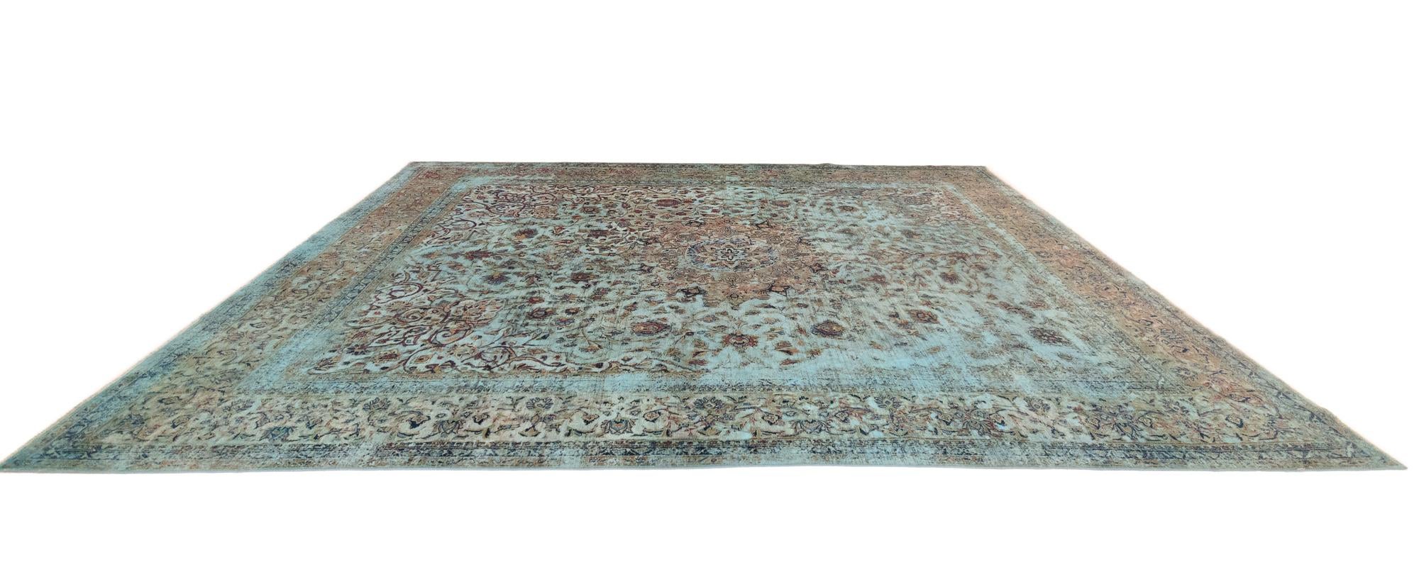 9' 9 x 13' 4 Vintage Royal Wool Rug