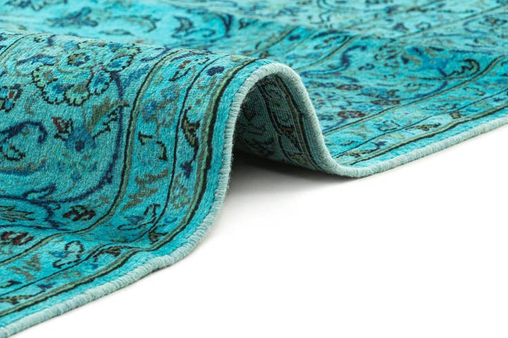 Detail image of 6' 6 x 9' 7 Vintage Royal Rug