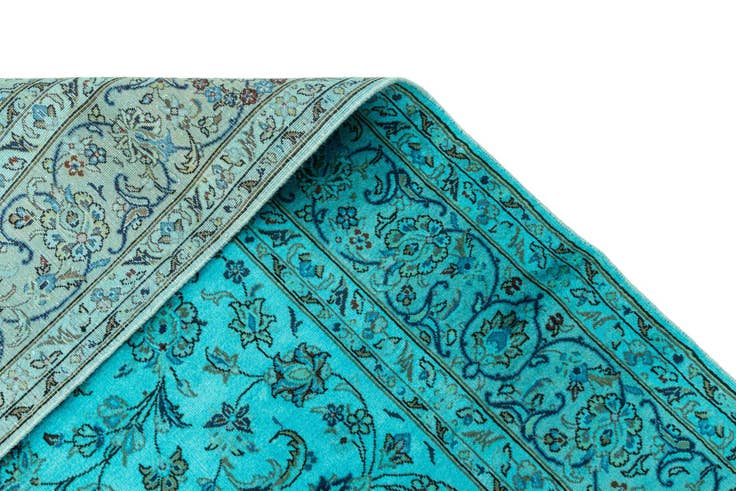 Detail image of 6' 6 x 9' 7 Vintage Royal Rug