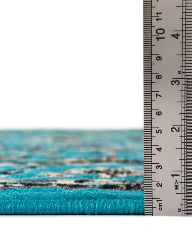 Detail image of 2' x 3' Yasmin Rug