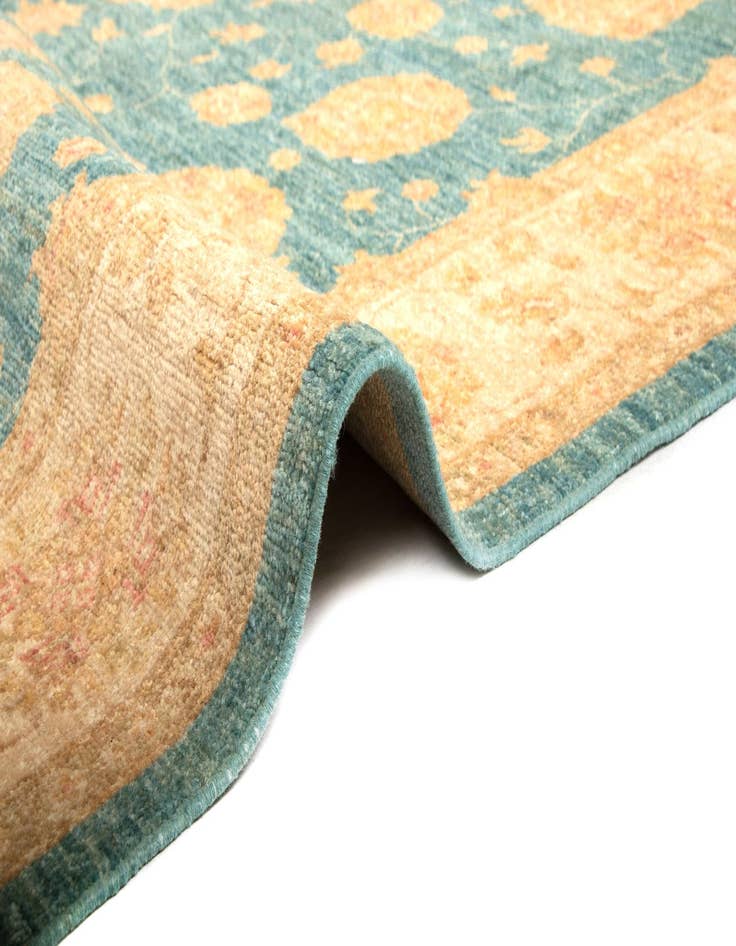 Detail image of 5' 9 x 7' 6 Ziegler Wool Rug