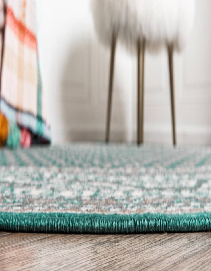 Detail image of 7' 10 x 7' 10 SoHo Round Rug