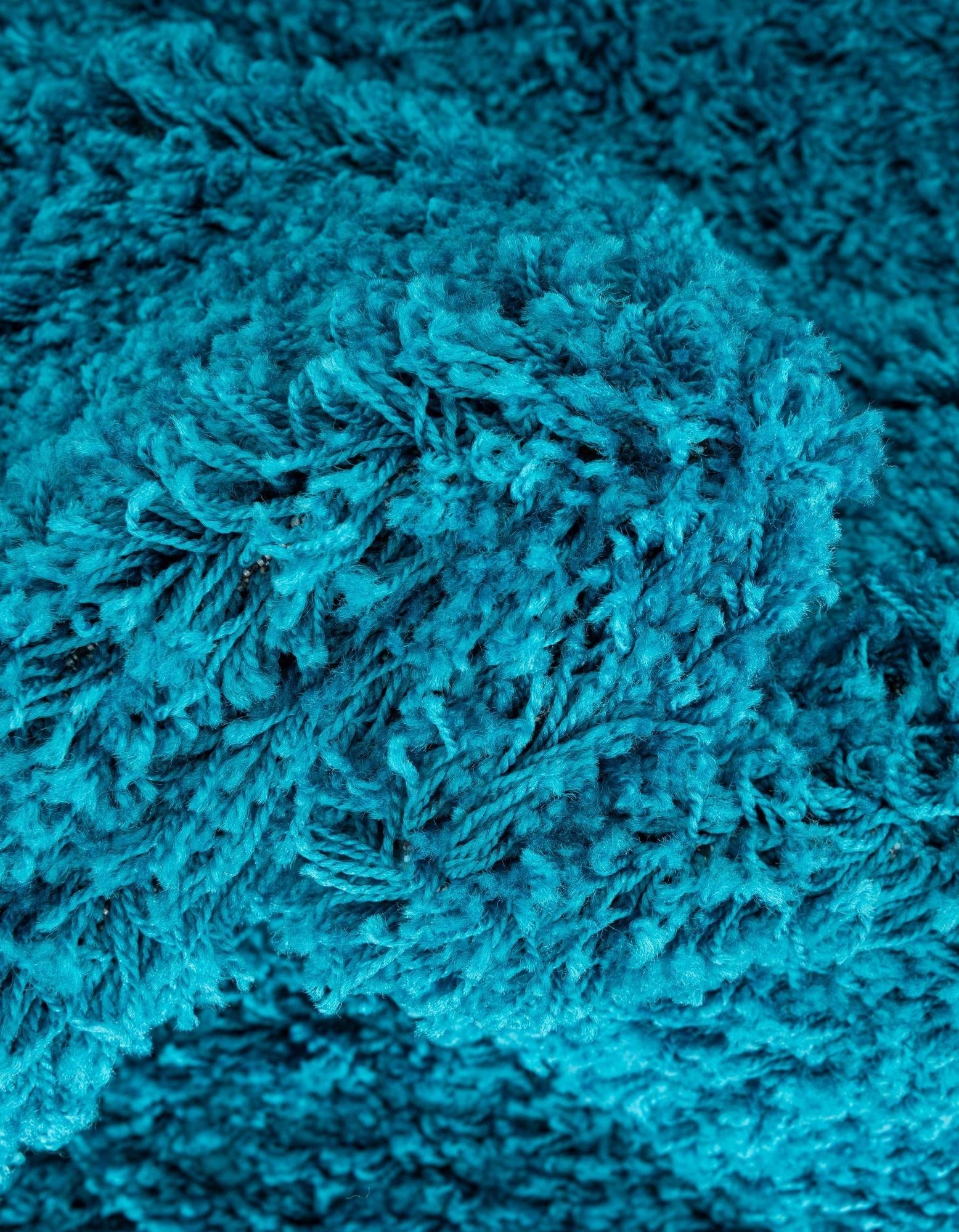 5' 3 x 5' 3 Solid Shag Round Rug