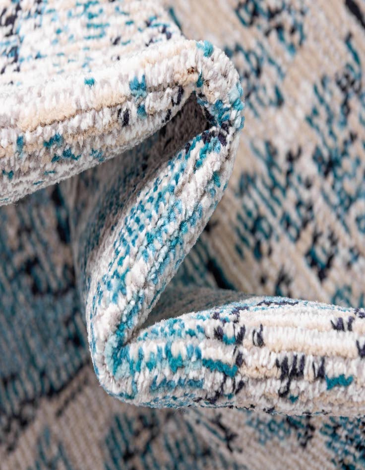 Detail image of 2' 2 x 6' Amulet Runner Rug