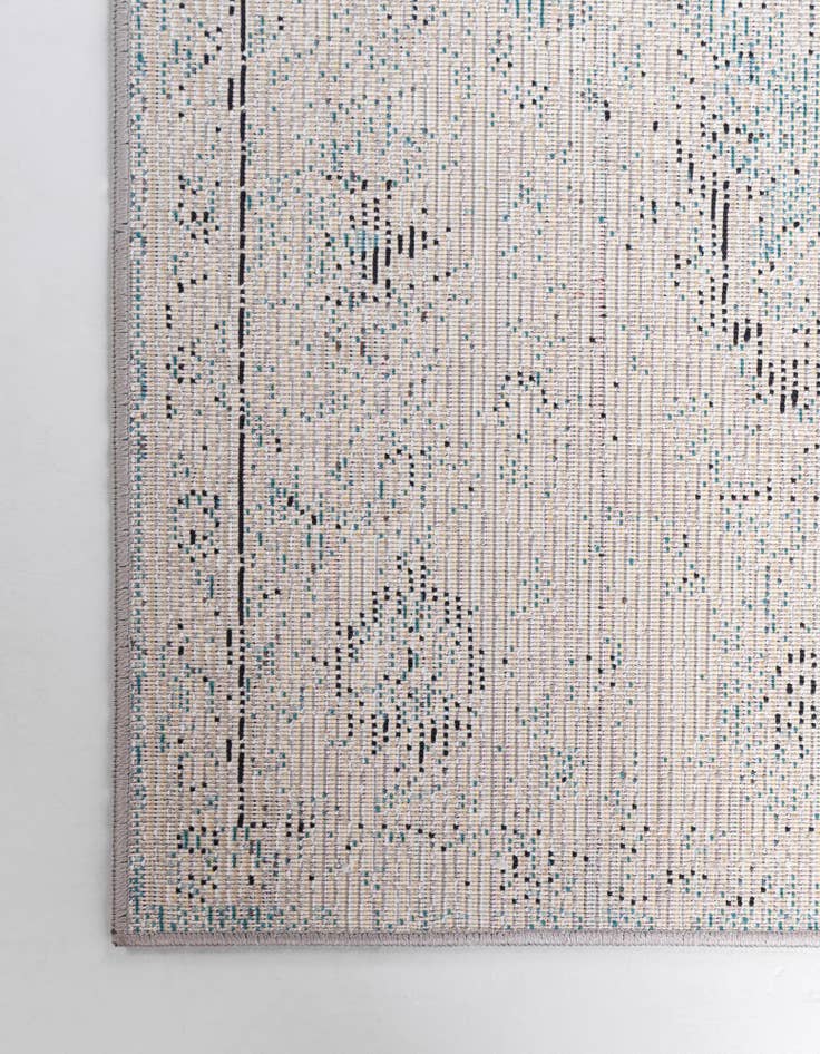 Detail image of 2' 2 x 6' Amulet Runner Rug