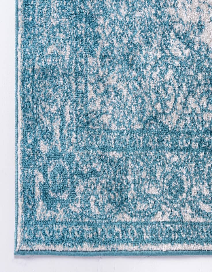 Detail image of 2' x 8' 8 Bexley Runner Rug