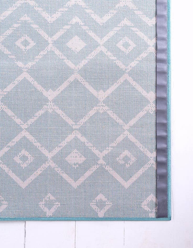 Detail image of 2' 6 x 8' 2 Kasbah Trellis Runner Rug