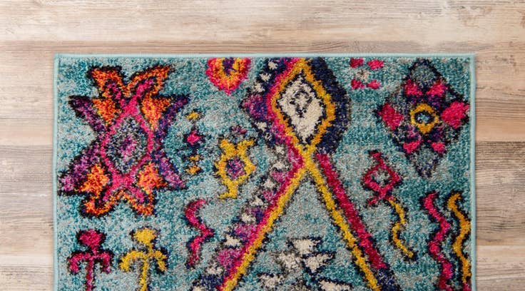 Detail image of 2' 2 x 6' 9 Washable Santa Fe Runner Rug
