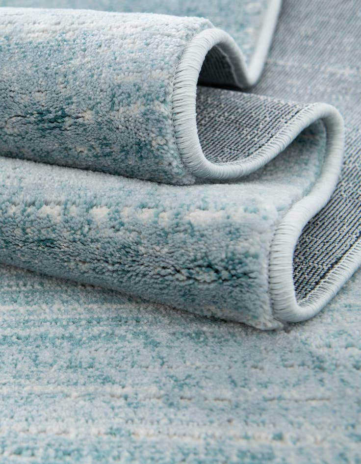 Detail image of Jill Zarin 2' 7 x 16' 5 Uptown Runner Rug
