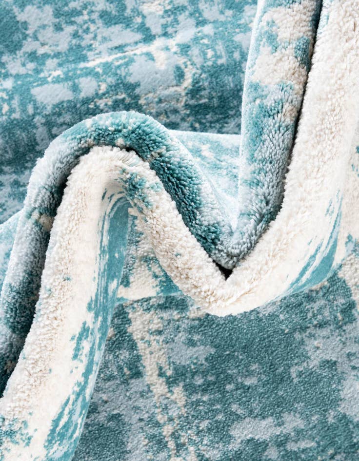 Detail image of 2' 7 x 8' Uptown Lexington Avenue Runner Rug