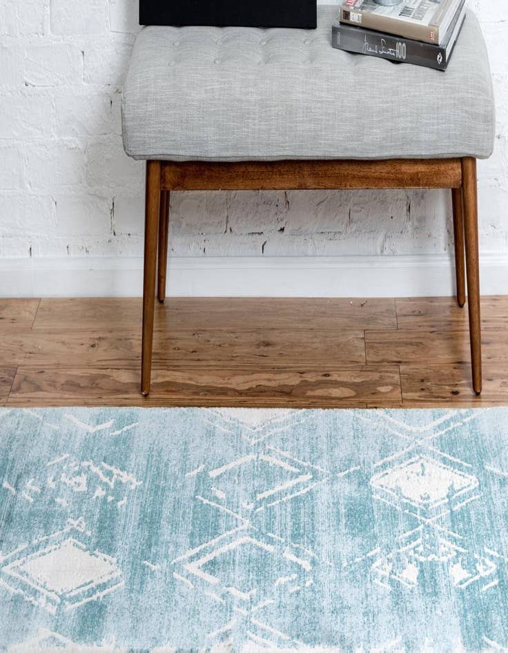 Detail image of 2' 7 x 8' Uptown Carnegie Hill Runner Rug