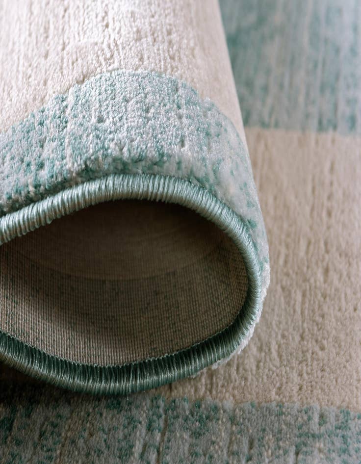 Detail image of 2' 2 x 6' Uptown Yorkville Runner Rug