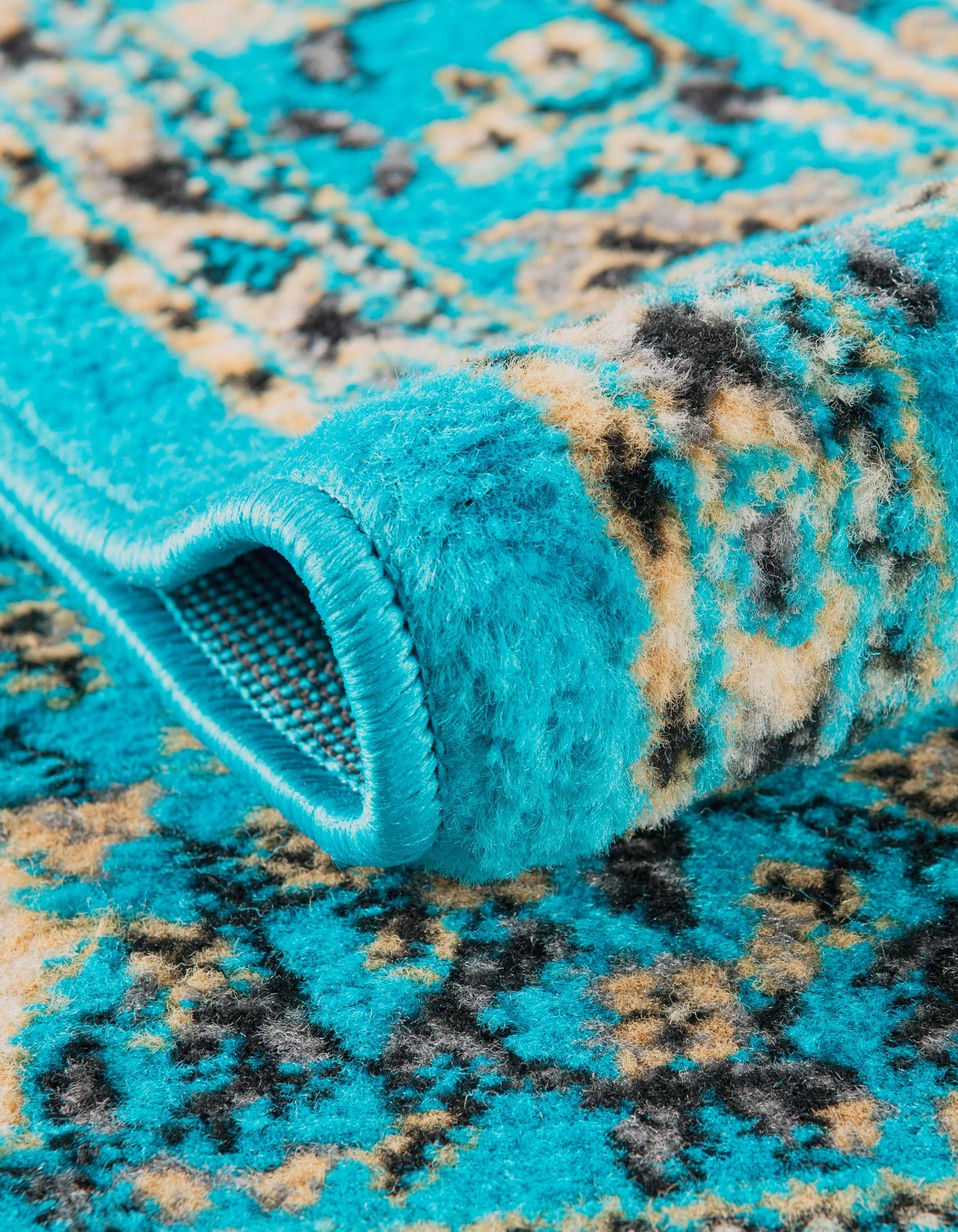 7' 10 x 7' 10 Amaya Square Rug