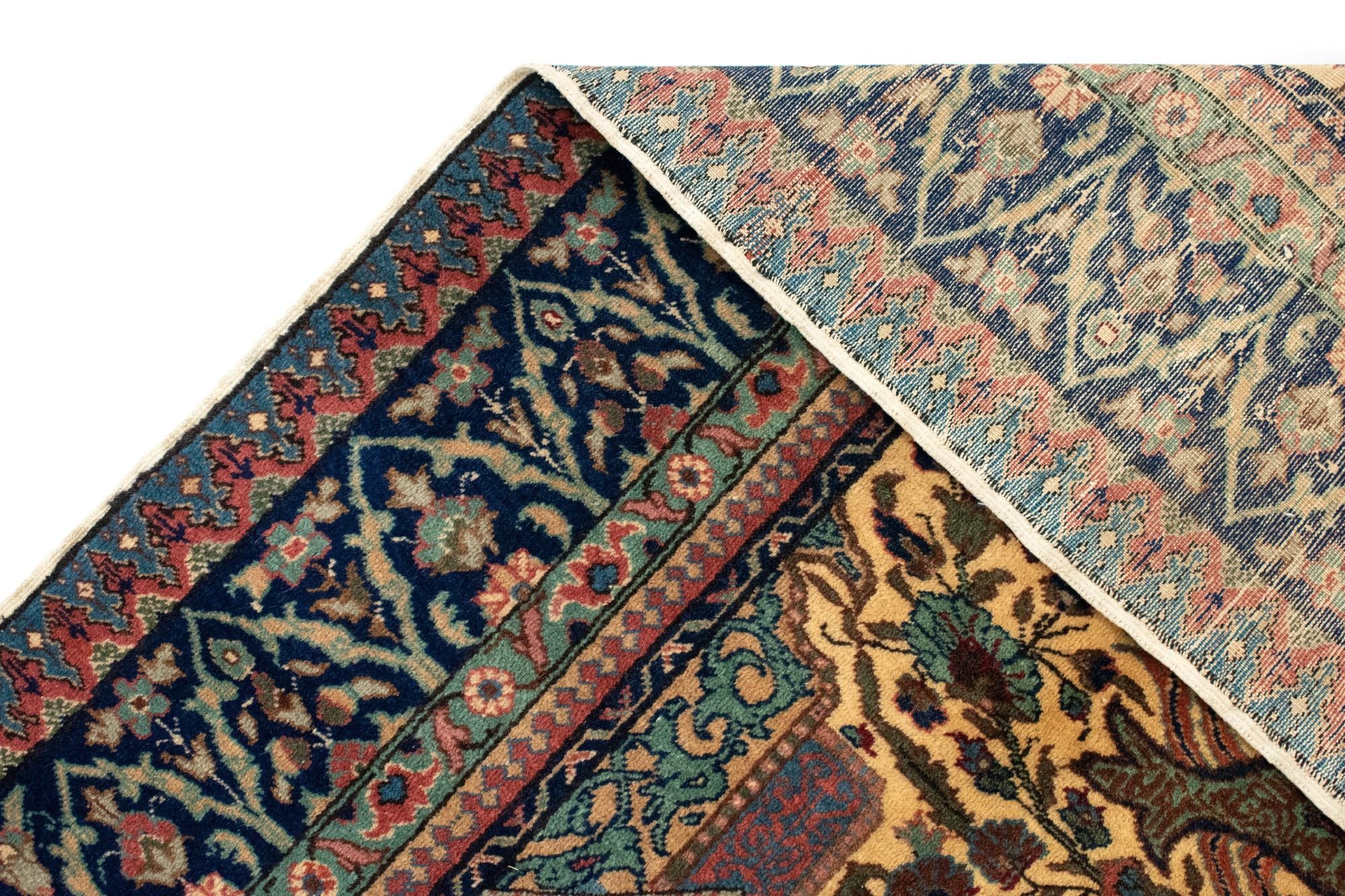 4' 7 x 4' 8 Hand Knotted Kayseri Square Rug