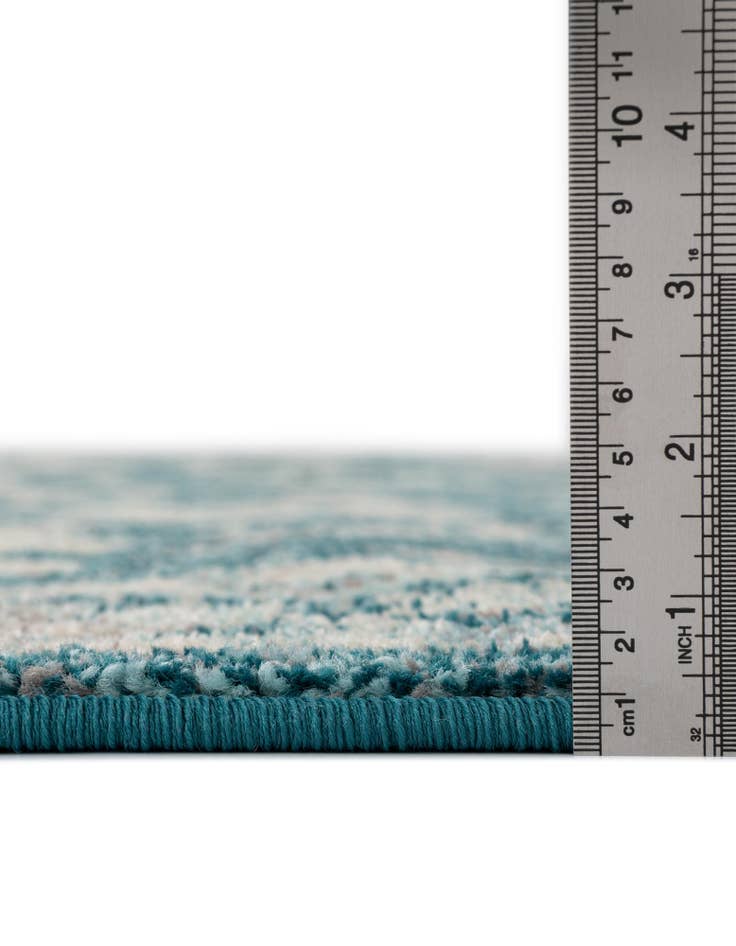 Detail image of 7' 10 x 7' 10 Madeline Square Rug