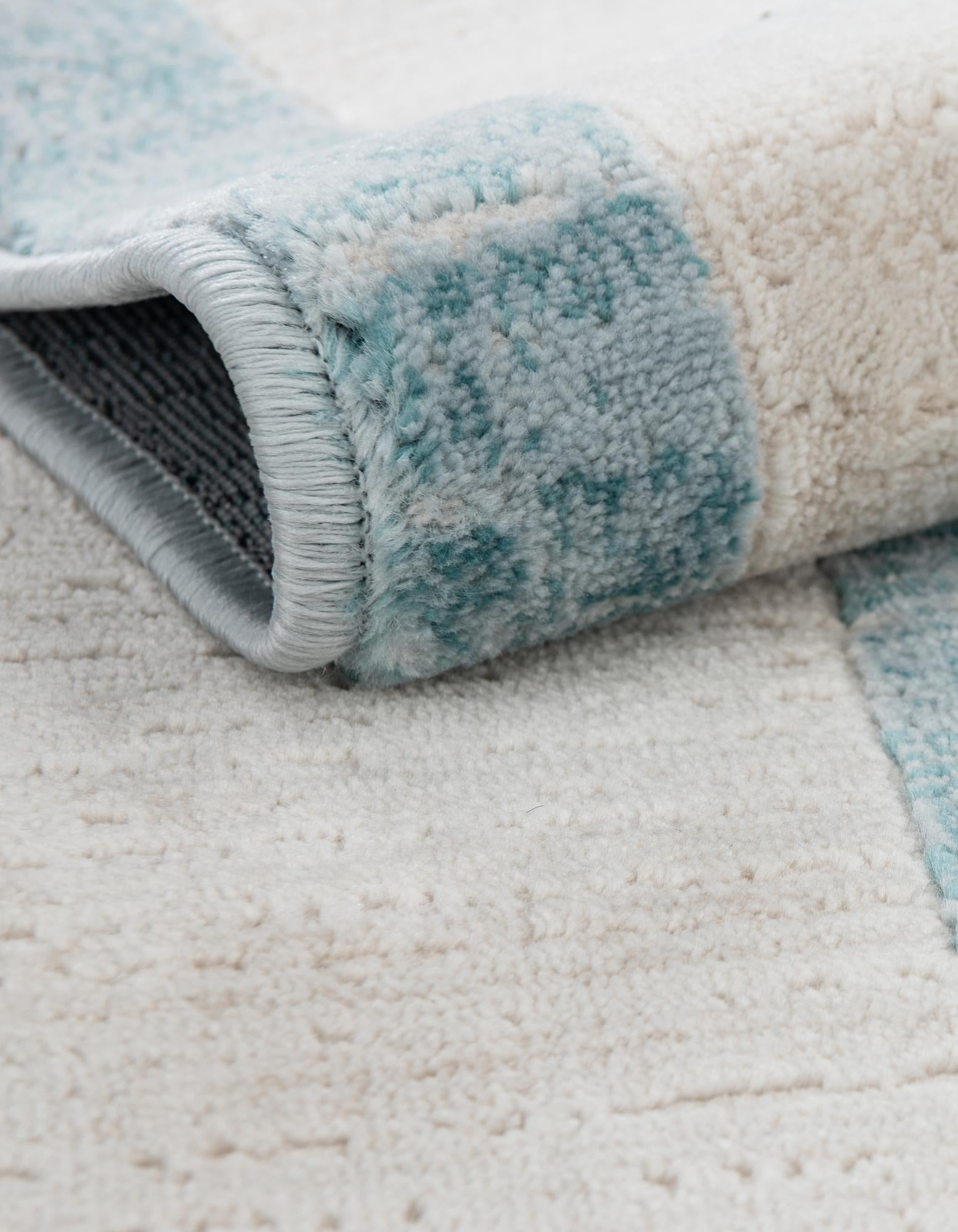 7' 10 x 7' 10 Uptown Yorkville Square Rug