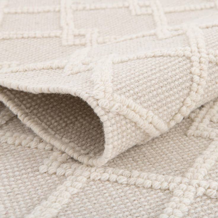 Detail image of 5' 1 x 8' Hand Knotted Jill Zarin Dorset Rug