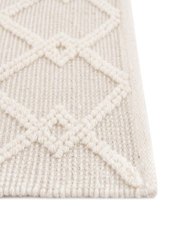 Detail image of 5' 1 x 8' Hand Knotted Jill Zarin Dorset Rug