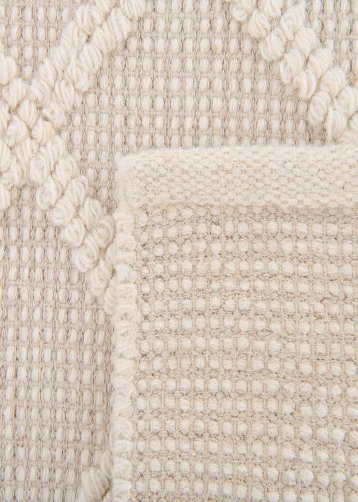 5' 1 x 8' Hand Knotted Jill Zarin Dorset Rug