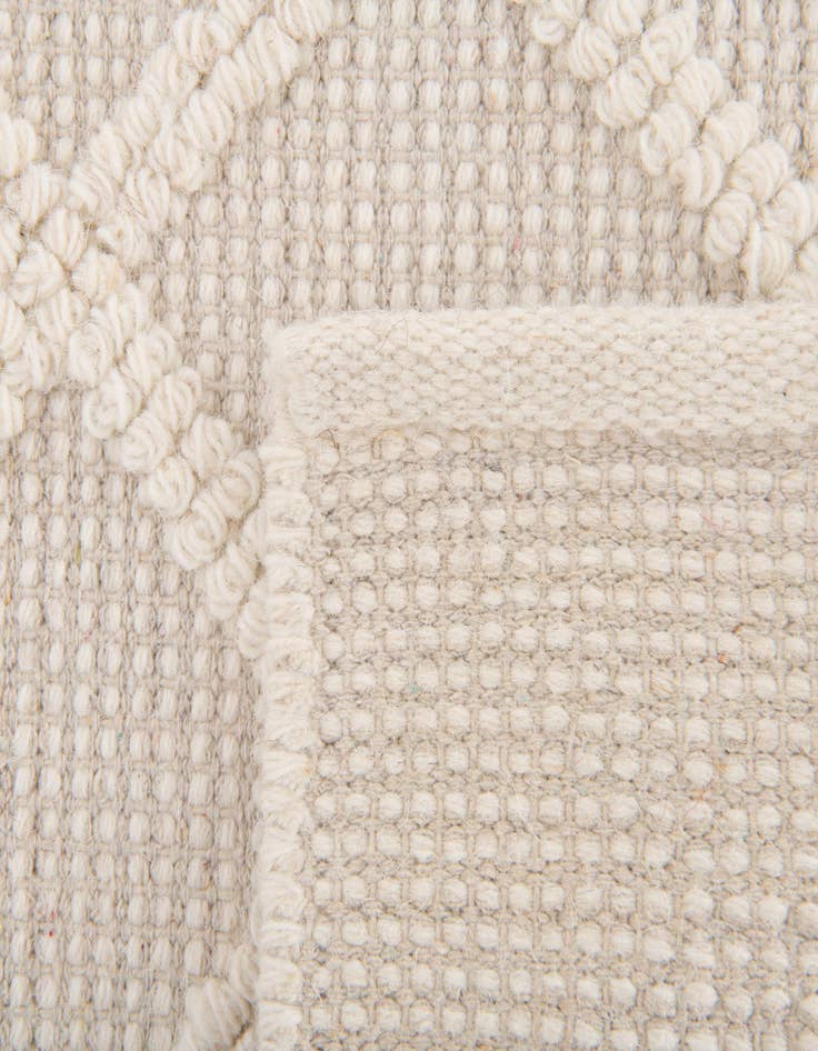 Detail image of 4' 1 x 6' 1 Hand Knotted Jill Zarin Dorset Rug