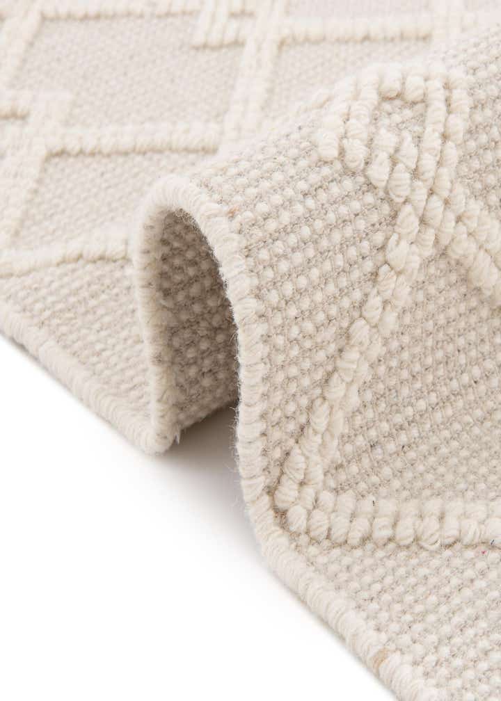 5' 1 x 8' Hand Knotted Jill Zarin Dorset Rug